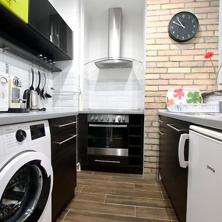Standard Apartment By Hi5 - Center Of City Center Boedapest Buitenkant foto