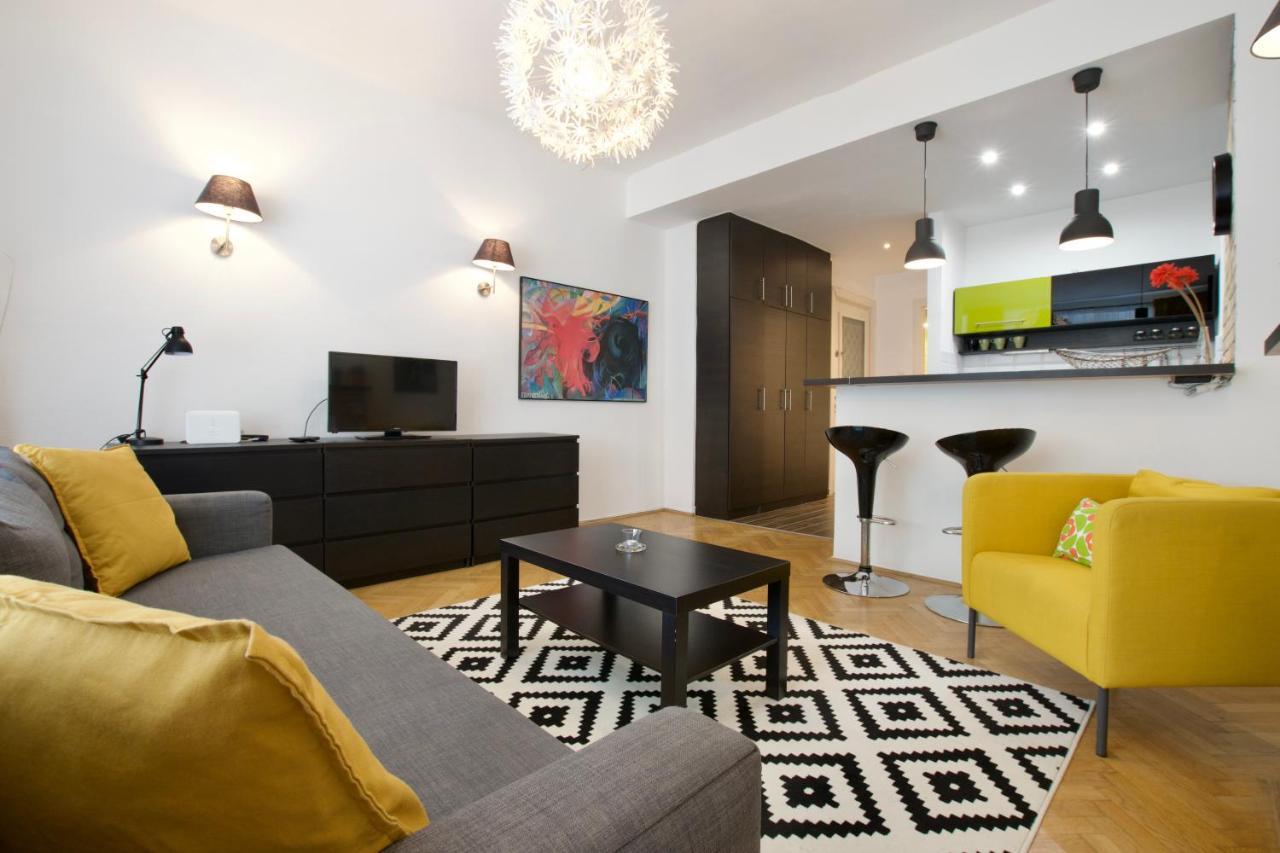 Standard Apartment By Hi5 - Center Of City Center Boedapest Buitenkant foto