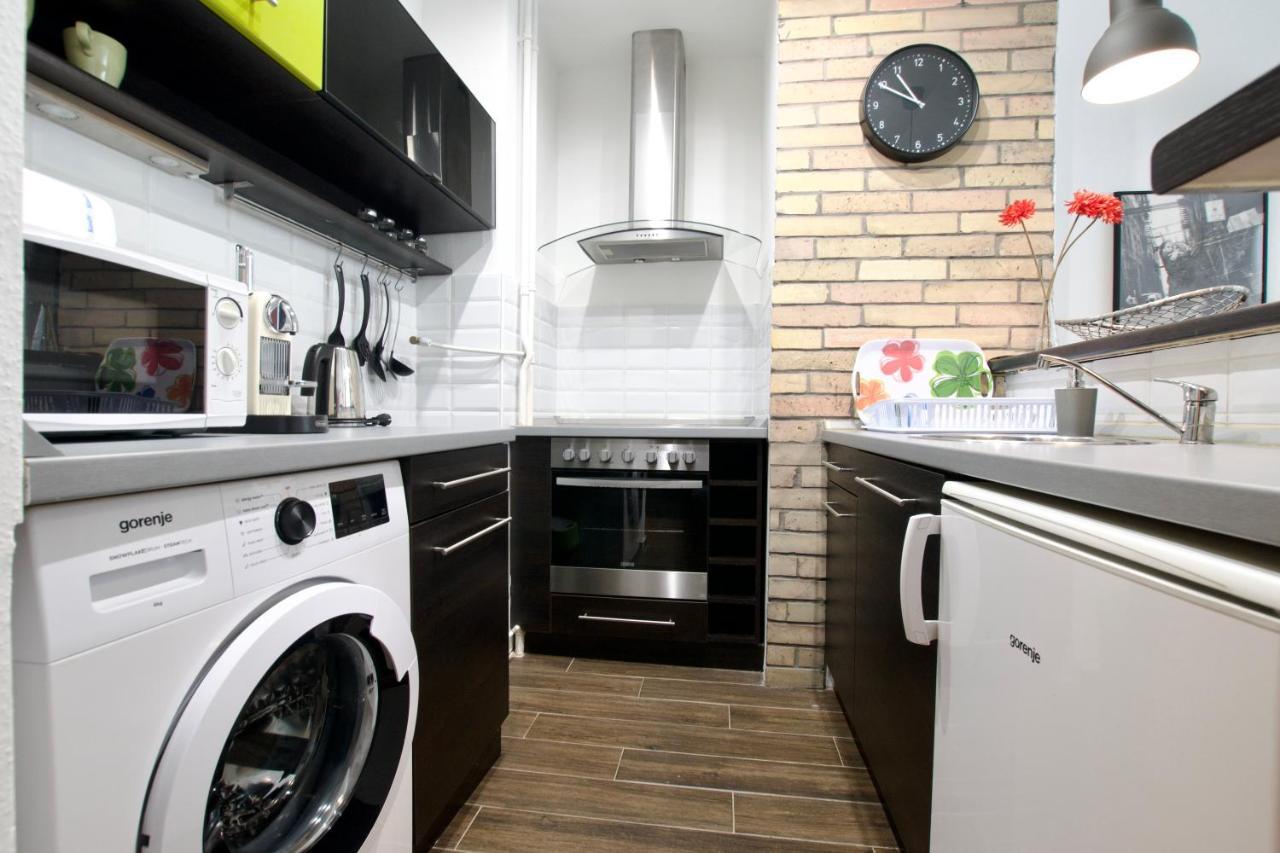 Standard Apartment By Hi5 - Center Of City Center Boedapest Buitenkant foto