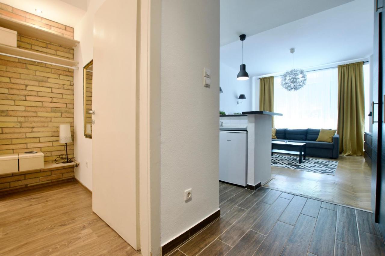 Standard Apartment By Hi5 - Center Of City Center Boedapest Buitenkant foto