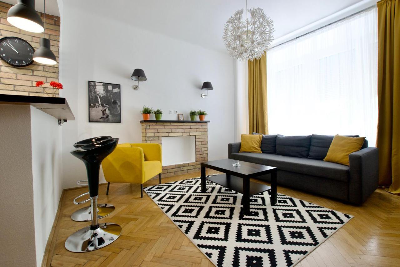 Standard Apartment By Hi5 - Center Of City Center Boedapest Buitenkant foto